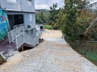 Beautiful, spacious house 9 minute drive to beach with electric generator