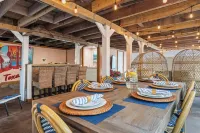 Private Heated Pool + Outdoor Oasis. 3 Blocks to the Beach!