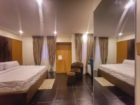 C & C Luxury Suites Hotels in 