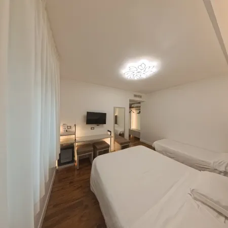 Hotel Aurora Wellness & Spa Отели в г. Тиволи
