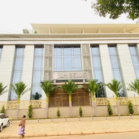 La Belle- The Business Hotel