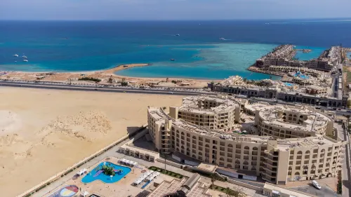 Sunny Days Mirette Family Resort - 3-Star