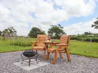 Under Oak Pod Hotels in Totnes