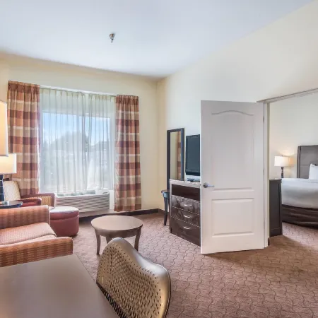 Clarion Inn & Suites Central Clearwater Beach