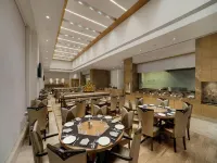 Le Meridien, Surat - breakfast