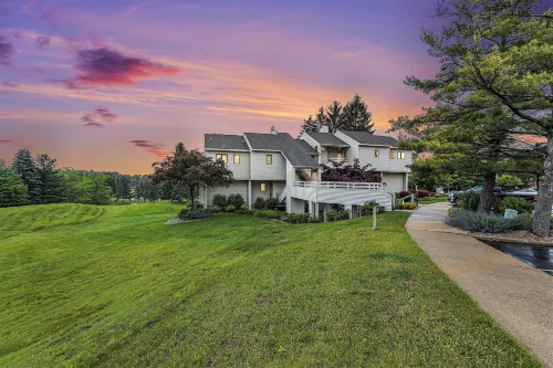 2 Bedroom Condo Golf Course Views 5166 - parking