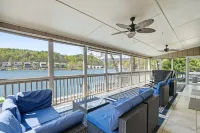 Lakefront -Heated Pool -EV Charger -Dock -Fire Pit -Kayaks -Game Room