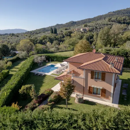 Villa in Tuscany with Private Pool & Views
