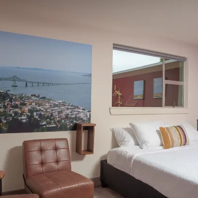 The Inn at 515 15th Hotels near The Astoria Column