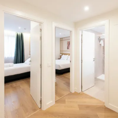 Apartamentos Silken Goya Hotels in de buurt van Nuevo Carlos Tartiere