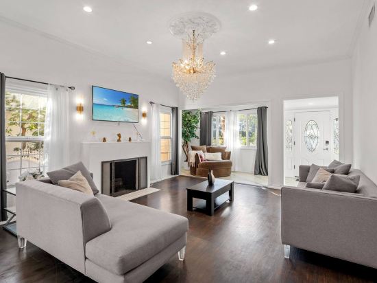 Beverly Hills Home • Guest House & Hot Tub