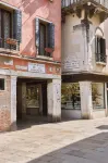 San Polo Palace 1976