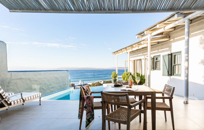 Abalone Hotel & Villa's