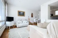 Bright 1BR Apt with Sauna & Balcony - Apartments