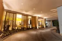 Flamboyan Hotel Tasikmalaya - Parkplatz