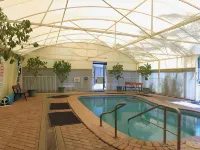 Artesian Spa Motel - Pools