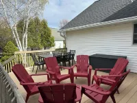 Harbor School House - Private home, great outdoor space, 5 minute walk downtown