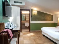 سانتا باربرا هوتل Hotels near روغوريتو