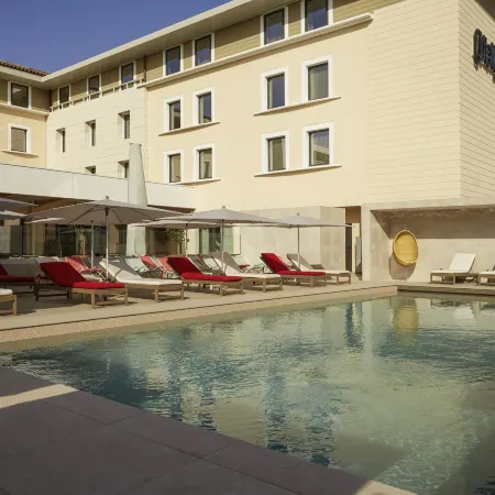 Mercure Avignon TGV Hotel et Spa