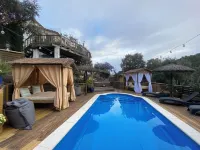 Luxury, self contained, airconditioned studio with private terrace & use of pool - Pool