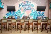 Renaissance Austin Downtown Hotel - Barer