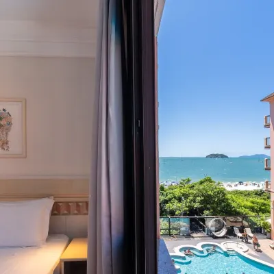 ห้องสวีทสวยงามพร้อมสระว่ายน้ำในรีสอร์ตหรู Jbv232 โรงแรมใกล้หาด Jurere Beach