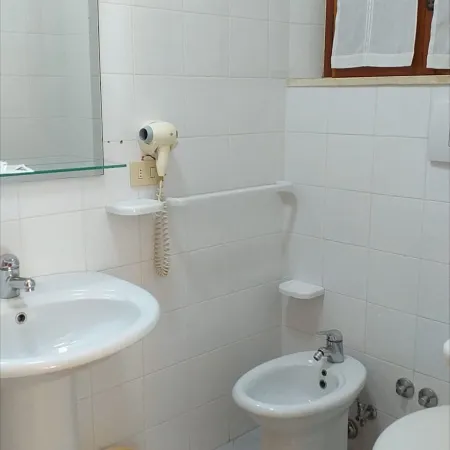 Spacious Double Room by the Sea