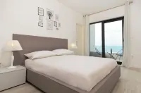 Villa Nina Makarska with Heated Infinity Pool of 33 m2 and Stunning Sea Views - Mountain view