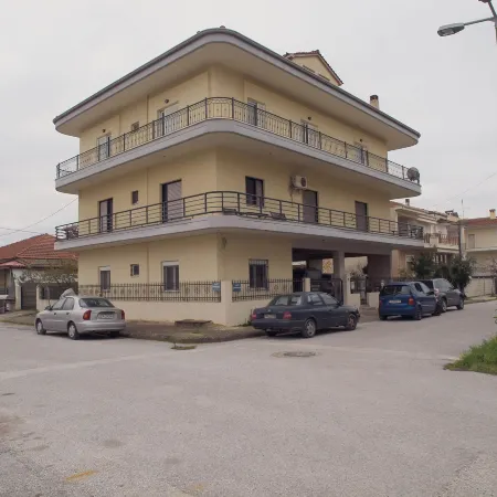 Charming Trikala Apartment with Garden & Central Heating
