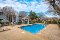 Gated Irving 2Br Work Suite - DFW 10Min · Pool+W/D - I20 - Balkon