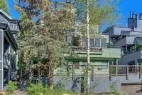 Park City Gem w/ Hot Tub + Sauna: Walk to Main St -  Apartamentos vacacionales