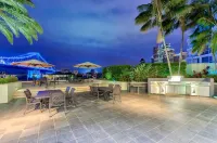 City Oasis! 2Bed-1Bath-1Car-VIEWS - Jacuzzi