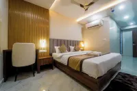 Hotel Kanishka Inn - Bãi đậu xe
