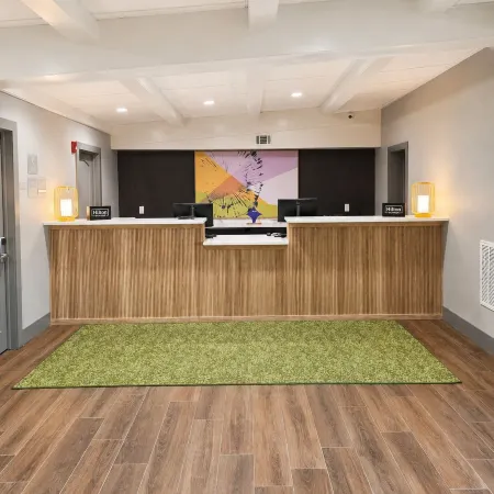 Spark by Hilton Lake George Outlets