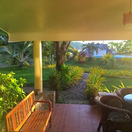 Puesta del Sol Beach Bungalows and Restobar