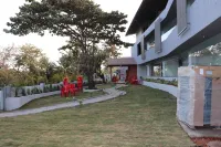 Sea Horizon Resort - parking
