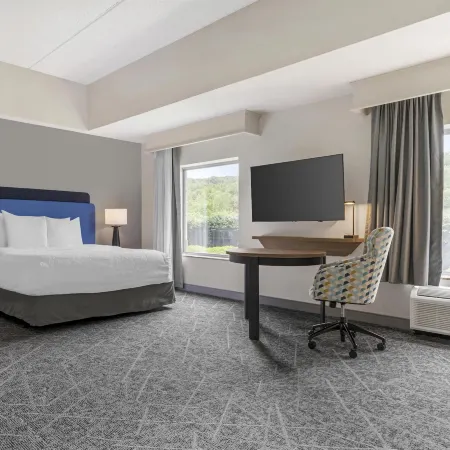 Hampton Inn & Suites Pittsburgh-Meadow Lands