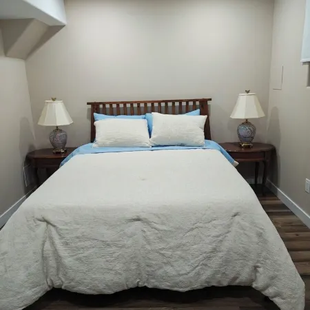 1Bed 1Bath Apartment Quiet, close to park, beach, biking and walking trails Hotels in Arnprior