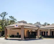 Quality Inn & Suites Pensacola Bayview - Pools
