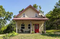 Ozarks Escape! Farmhouse w/ Fire Pit + Trails - Homestays