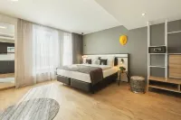 Holiday Inn - the niu, LEO NUREMBERG by IHG - Kitchens