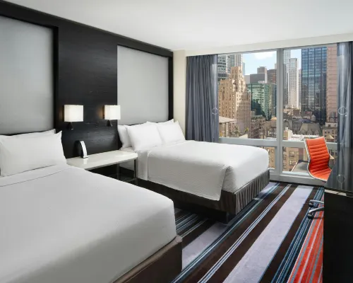 Courtyard New York Manhattan/Central Park Hotels near Columbus Circle