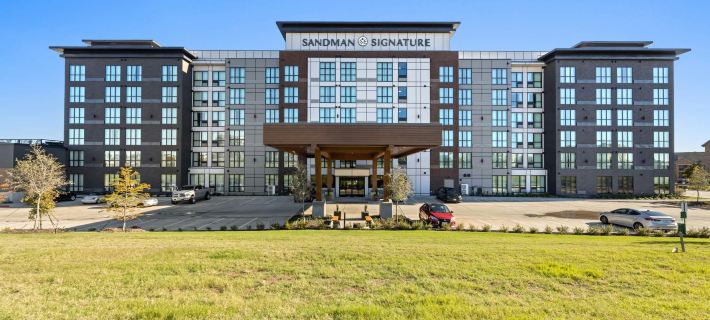 Sandman Signature Dallas Las Colinas Hotel & Suites Hotels in Irving