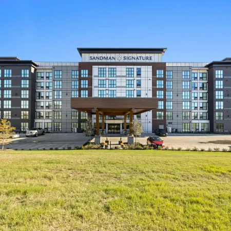 Sandman Signature Dallas Las Colinas Hotel & Suites Hotels in Irving
