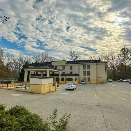 OYO Hotel Rome West GA