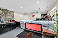 Super 8 by Wyndham Siloam Springs - parking