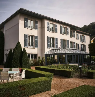 La Pyramide - Maison Henriroux - parking