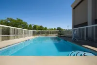 Hampton Inn Winfield/Teays Valley - parking