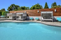 Hampton Inn Vallejo - Pools
