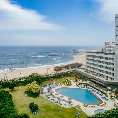 Axis Vermar Conference & Beach Hotel Hotels near Lagoa II Beach